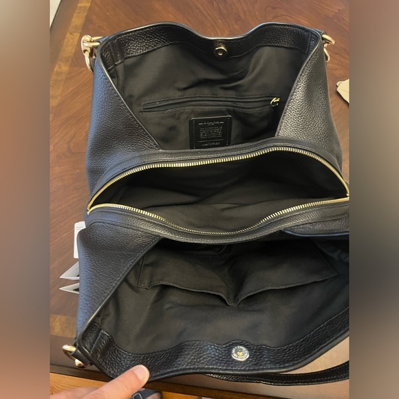 Coach purse (shoulder bag) new used once to try - Picture 1 of 7